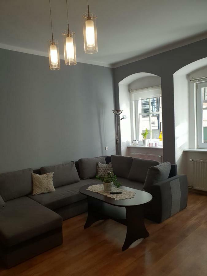 Apartament Danusia Apartment เยเลเนียกูรา ภายนอก รูปภาพ