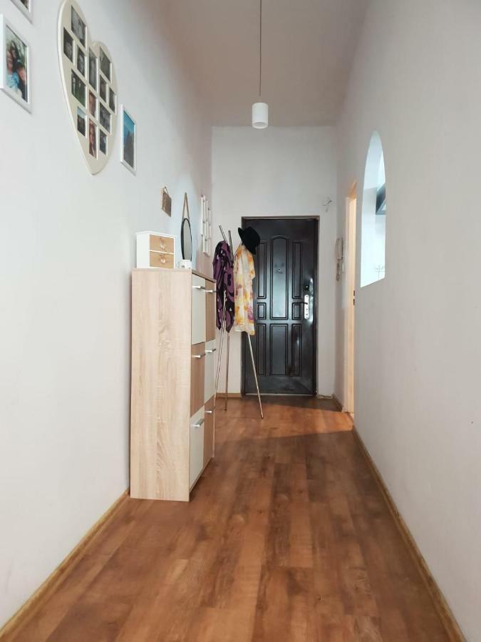 Apartament Danusia Apartment เยเลเนียกูรา ภายนอก รูปภาพ